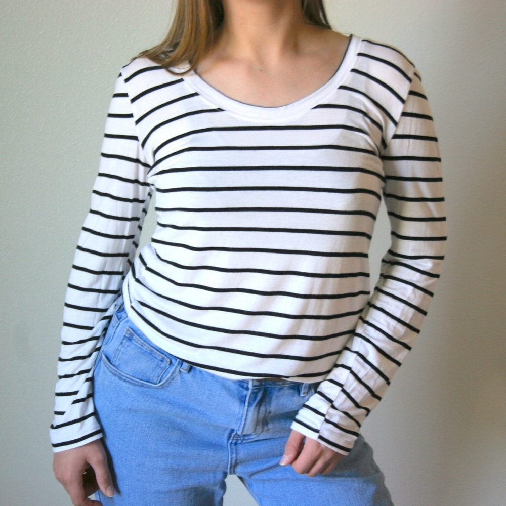 ZENANA OUTFITTERS L T-shirt